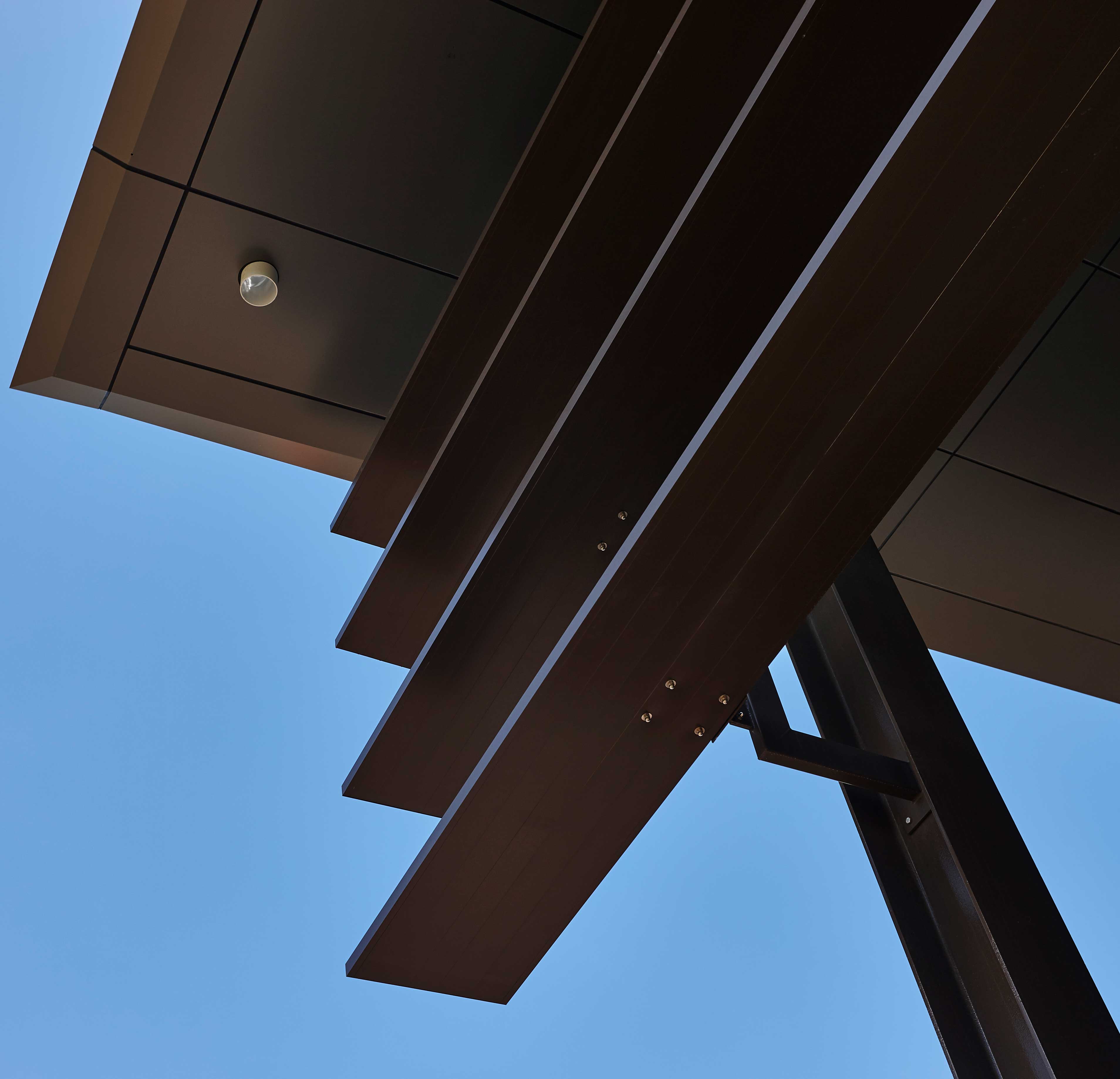 Altus HIGHBROOKLOUVRE™